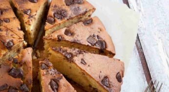 Il dolce perfetto da fare oggi, ci metti poco e stasera ti godi una soffice bontà: una fetta non basta mai