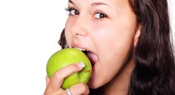 Dieta: per perdere peso devi mangiare la frutta in questo preciso momento della giornata